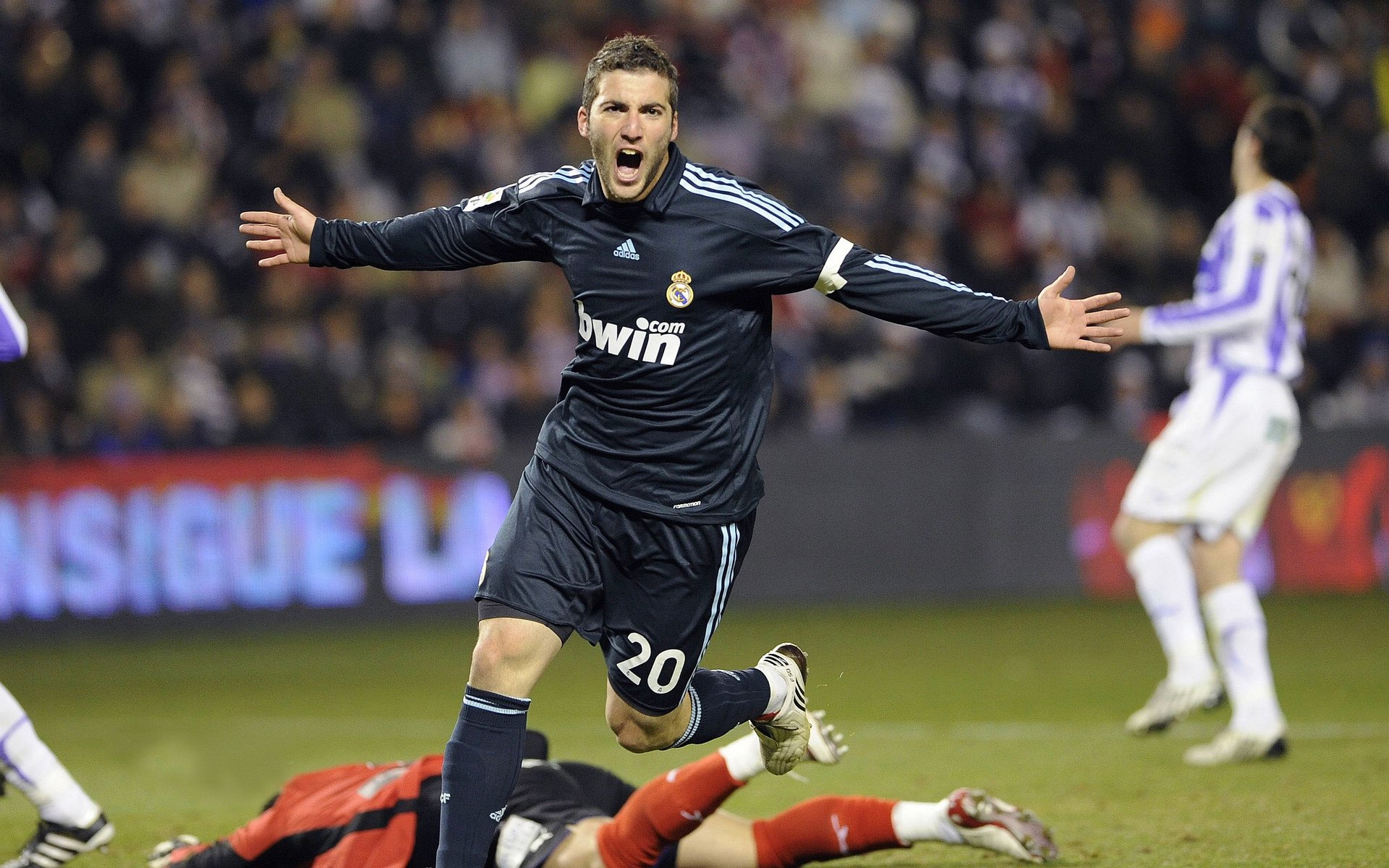 德罗巴关键节点赛况扑朔迷离,勇士带队取胜!