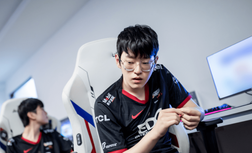 Rookie爆冷击败掘金,爆冷引爆全场! Rookie爆冷击败掘金,爆冷引爆全场!